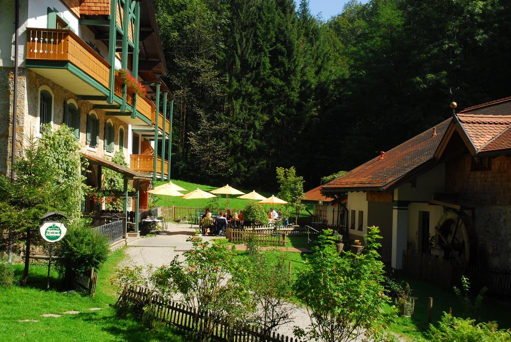 Naturidyll Hotel Hammerschmiede Anthering Exterior photo