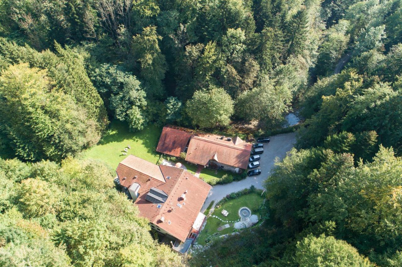 Naturidyll Hotel Hammerschmiede Anthering Exterior photo